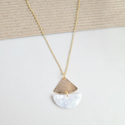 Ava Necklace - Pearl